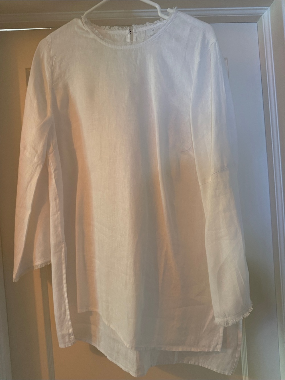 Women's White Long-Sleeve Linen Tunic Top